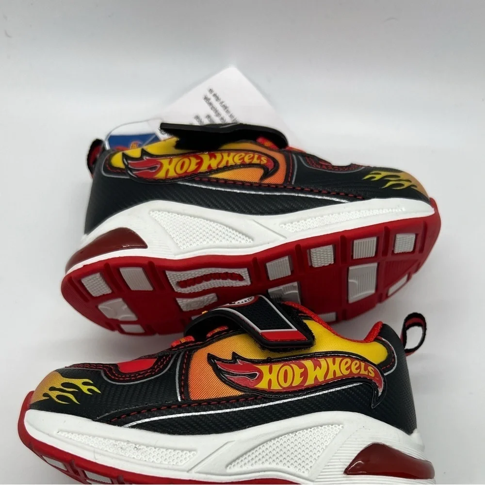 🔥 Hot Wheels Toddler Sneakers – Size 6 – Black/Red/Yellow with Flames 🔥